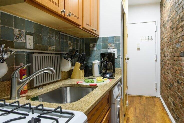 Furnished Studio Apartment In Hell's Kitchen